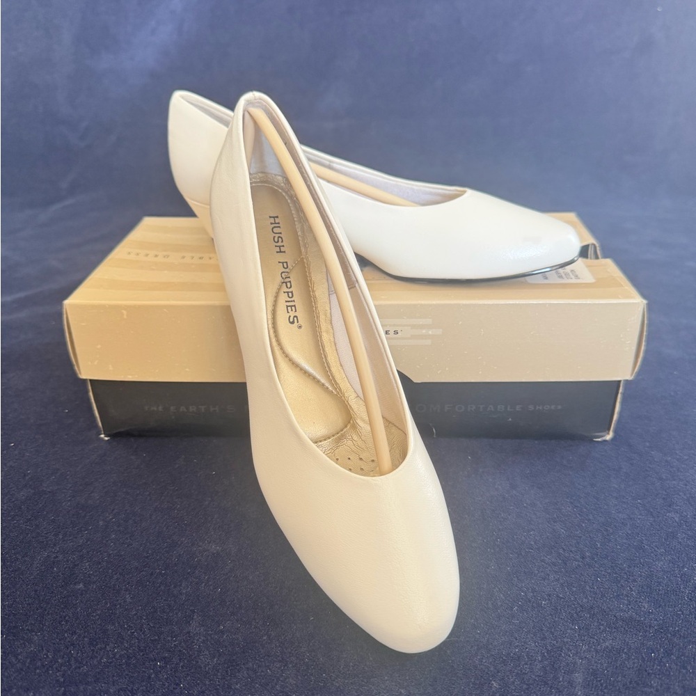 Hush Puppies Women's white Pumps